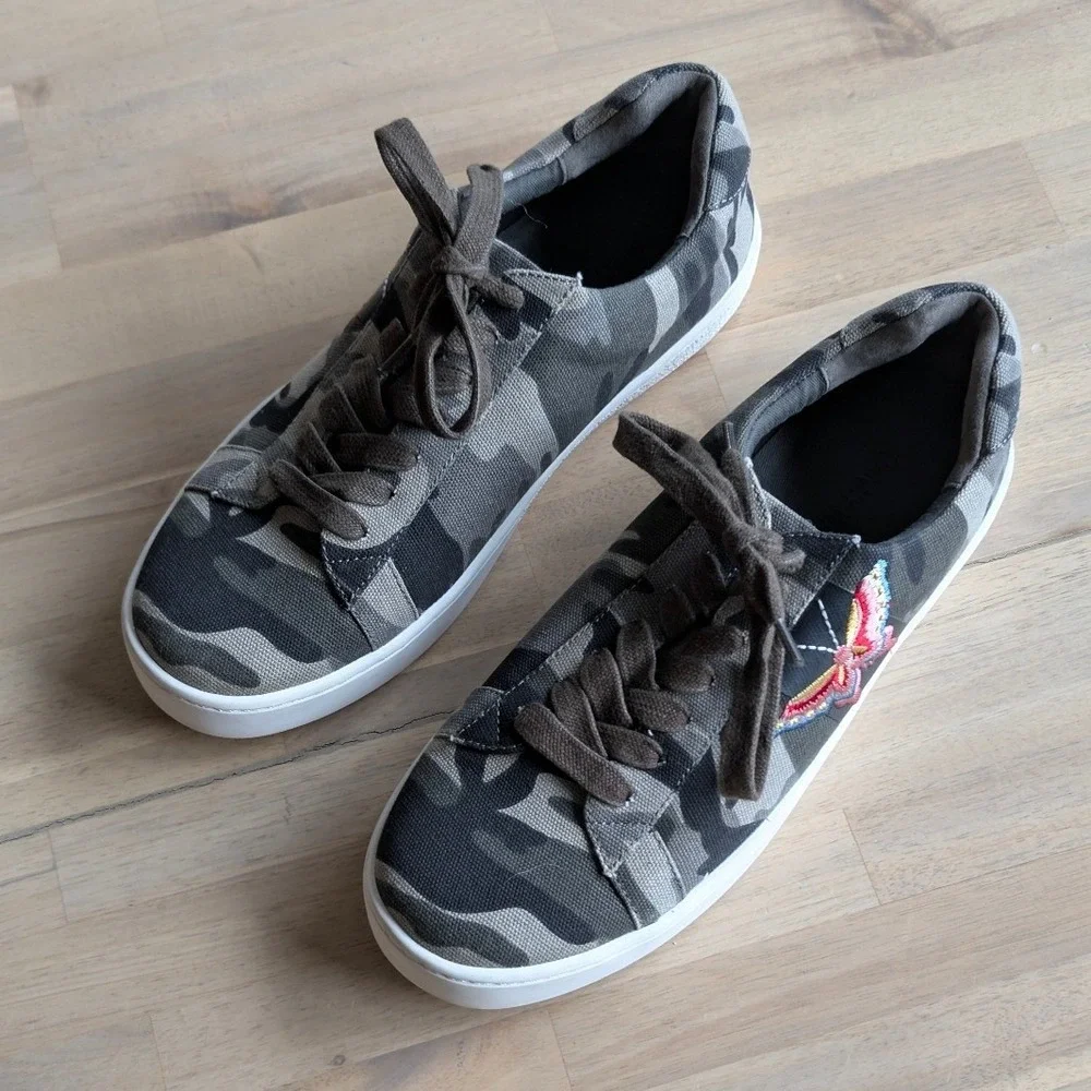 Johnny Was Camouflage Butterfly Sneakers Women Size 8 Casual Fashion